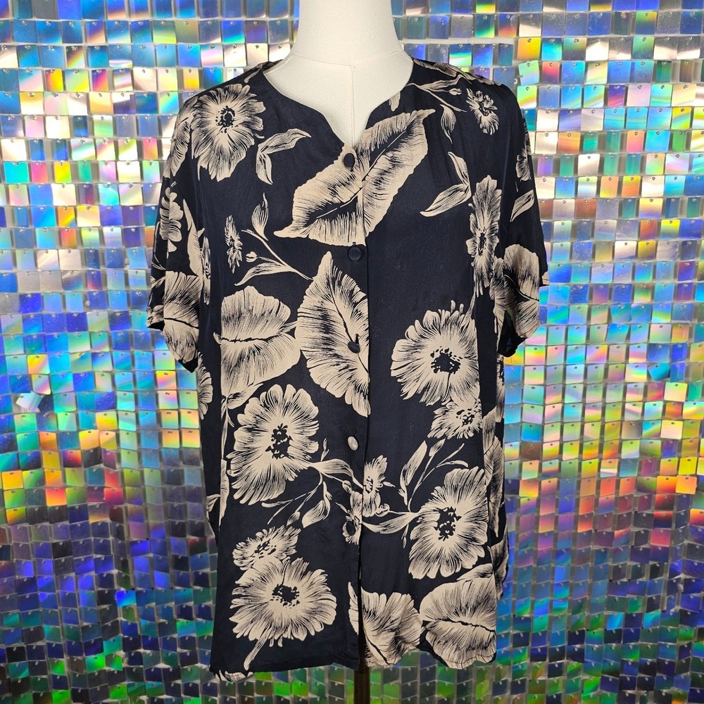 Wan Shi Shun 100% Silk Blouse Womens Navy Floral Short Sleeve Excellent Tropical
